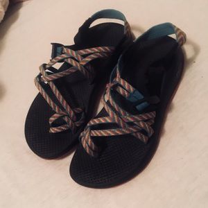 Woman’s chacos size 7